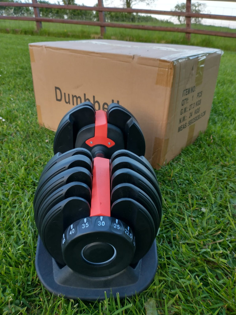Adjustable dumbells