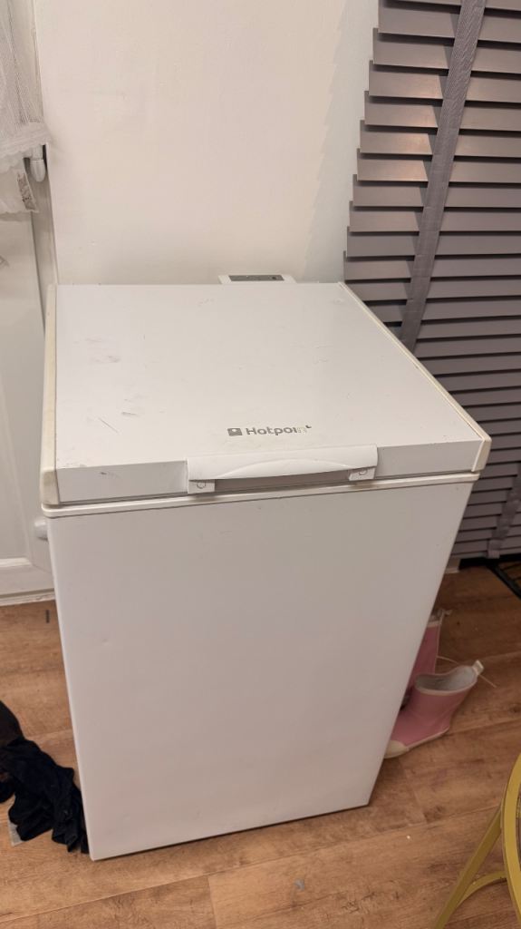 SOLD Hotpoint chest freezer fully working 