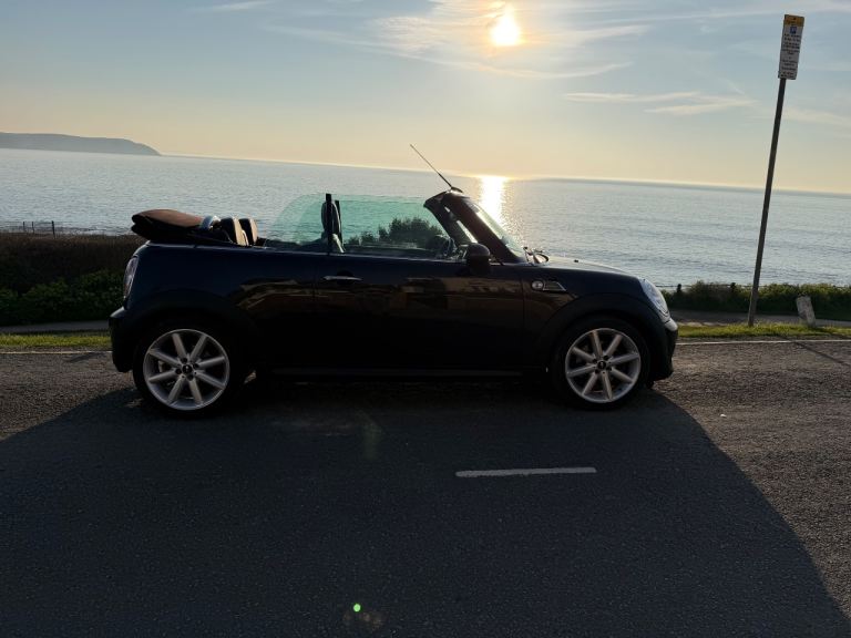 2013 MINI COOPER S HIGHGATE CONVERTIBLE – RARE EDITION – STUNNING SPEC