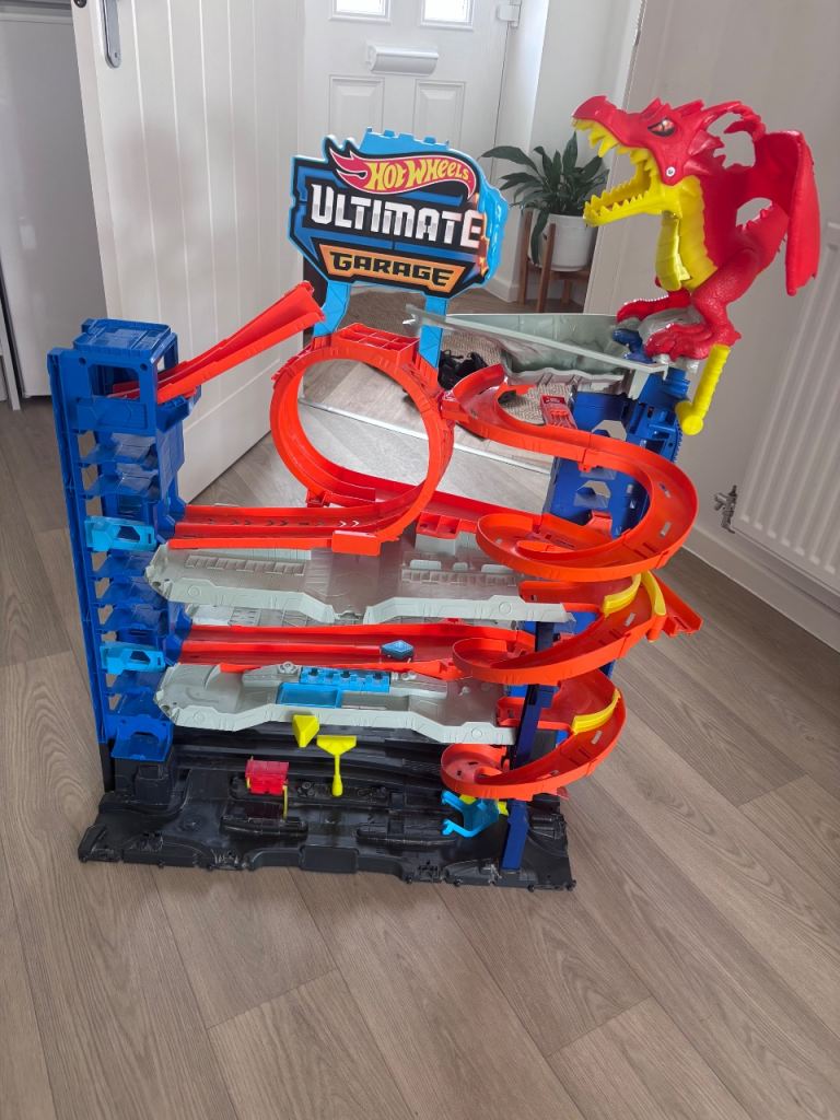 Hot wheels city garage 