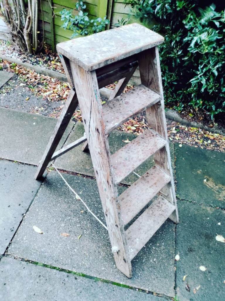 Step ladder 