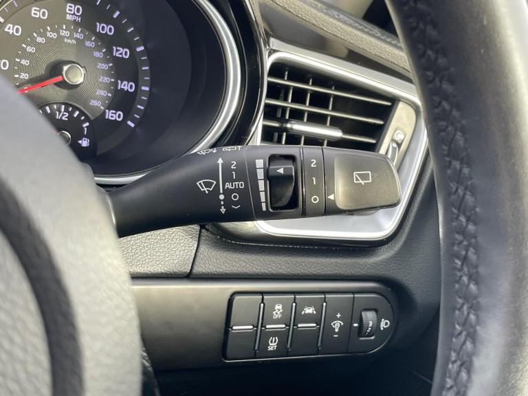 2020 Kia XCeed 1.0 T-GDi 3 Euro 6 (s/s) 5dr HATCHBACK Petrol Manual