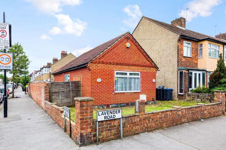 2 - Bedroom Detached Bunglow to Let