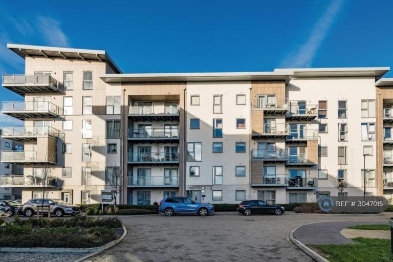 2 bedroom flat in Dove House, Maidenhead, SL6 (2 bed) (#3047015)