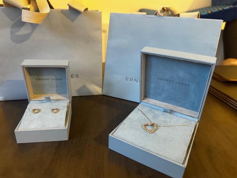 9ct Yellow Gold 0.10ct Diamond Twist Heart Earrings and necklace