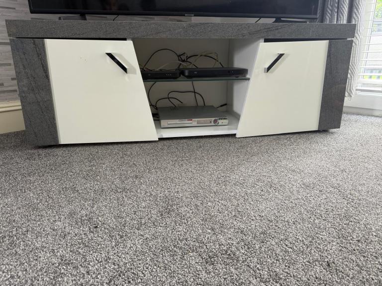 Light grey and white tv cabinet 