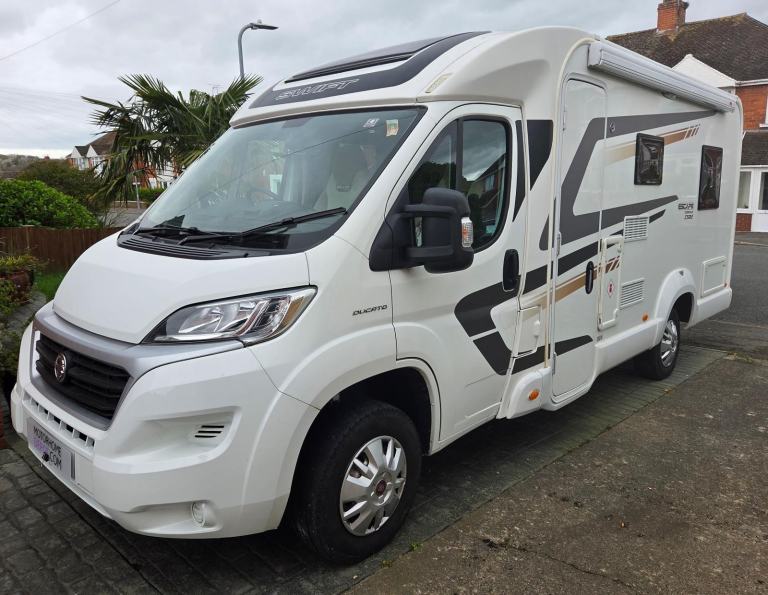 2021 SWIFT ESCAPE COMPACT C502  2-BERTH - 4-BELT - 1 OWNER - FSH 
