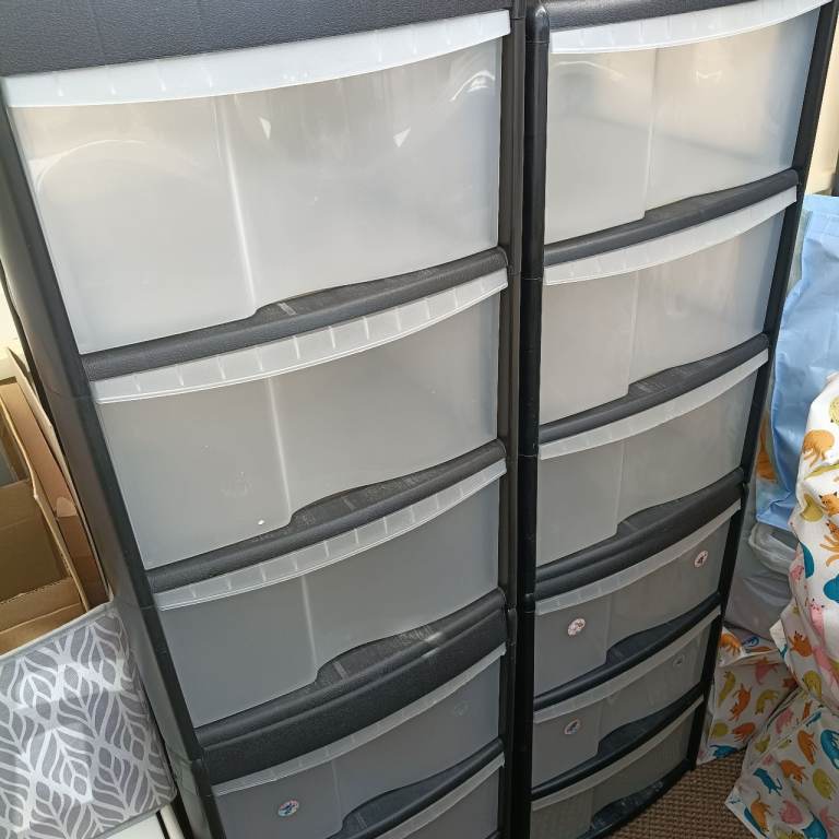 4x Plastic Storage Units