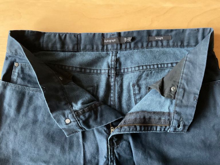 VGC MARKS AND SPENCER MENS DARK NAVY DENIM JEANS - AUTOGRAPH RANGE (34W X 31L)