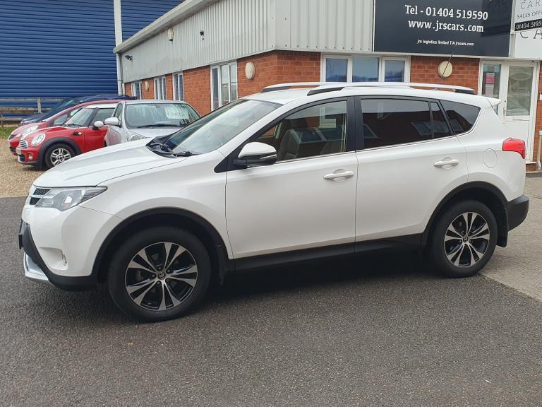 2015 Toyota RAV4 2.2 D-4D Invincible SUV 5dr Diesel Manual 4WD Euro 5 (150 ps)