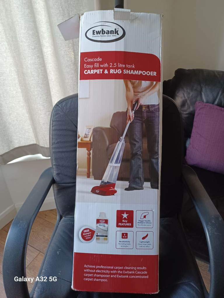  Carpet and rug shampooer