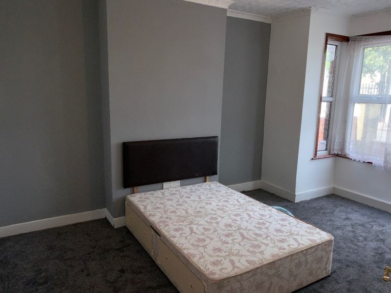 Master Room with bathroom | Newham | Universal credit and DSS accepted 