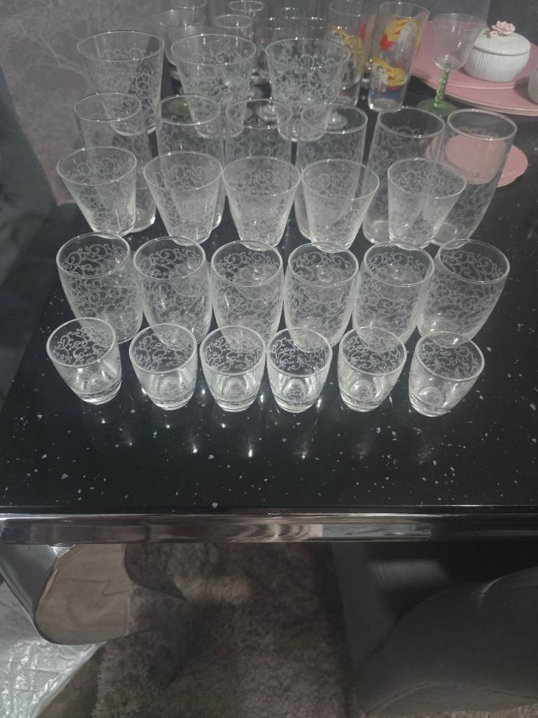 Mixed Vintage Glassware Job Lot Bar Glasses Tumblers Wine Glasses Shot Glasses