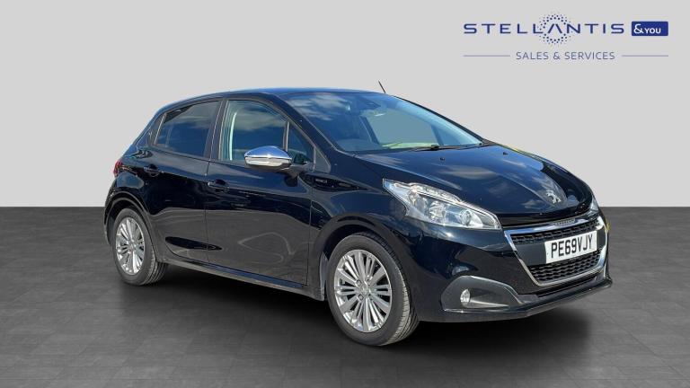 2019 Peugeot 208 1.2 PureTech Signature Hatchback 5dr Petrol Manual Euro 6 (s/s) (82 ps) Hatchbac...