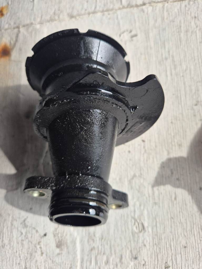 Volvo v40 oil filler neck #31330189