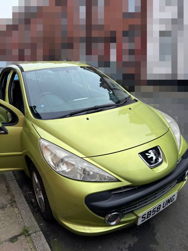 PEUGOT 207 - 5 door - Manual 