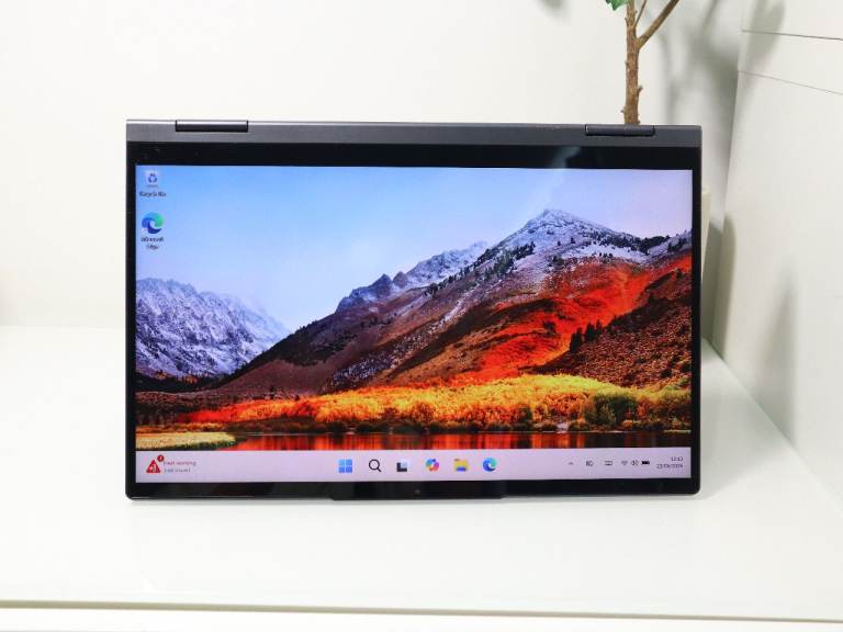 Touchscreen Lenovo Yoga 7 | 11th Gen i5 | 8GB RAM | 256GB SSD