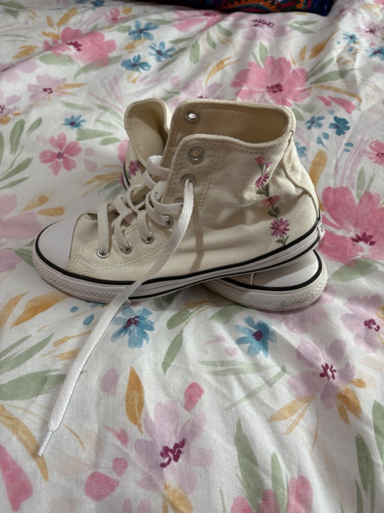 Converse All Star High-Tops – White with Floral Embroidery