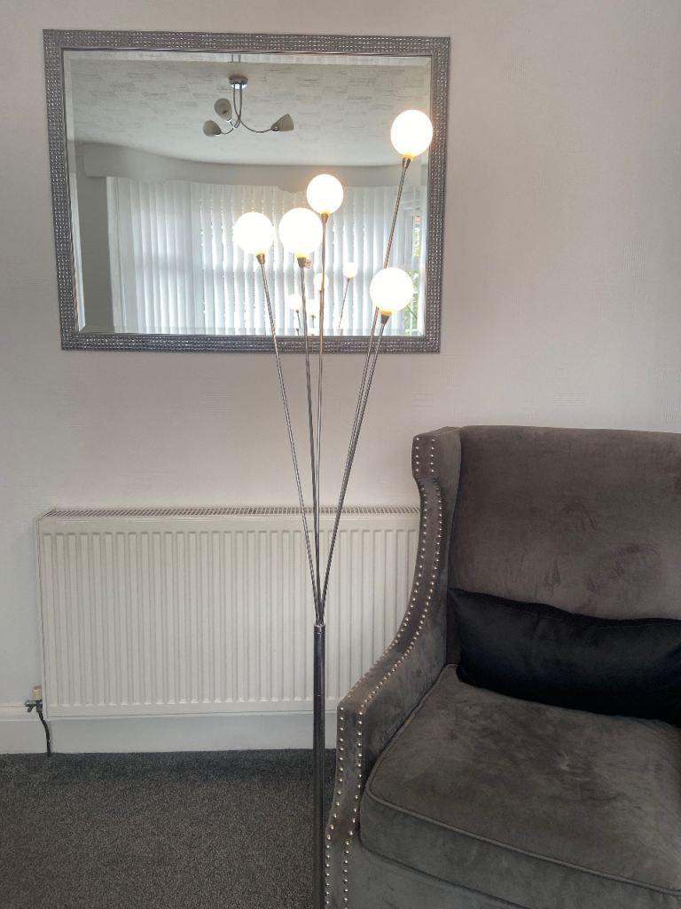 Modern Silver Floor Lamp with 5 Globe Lights – Good Condition