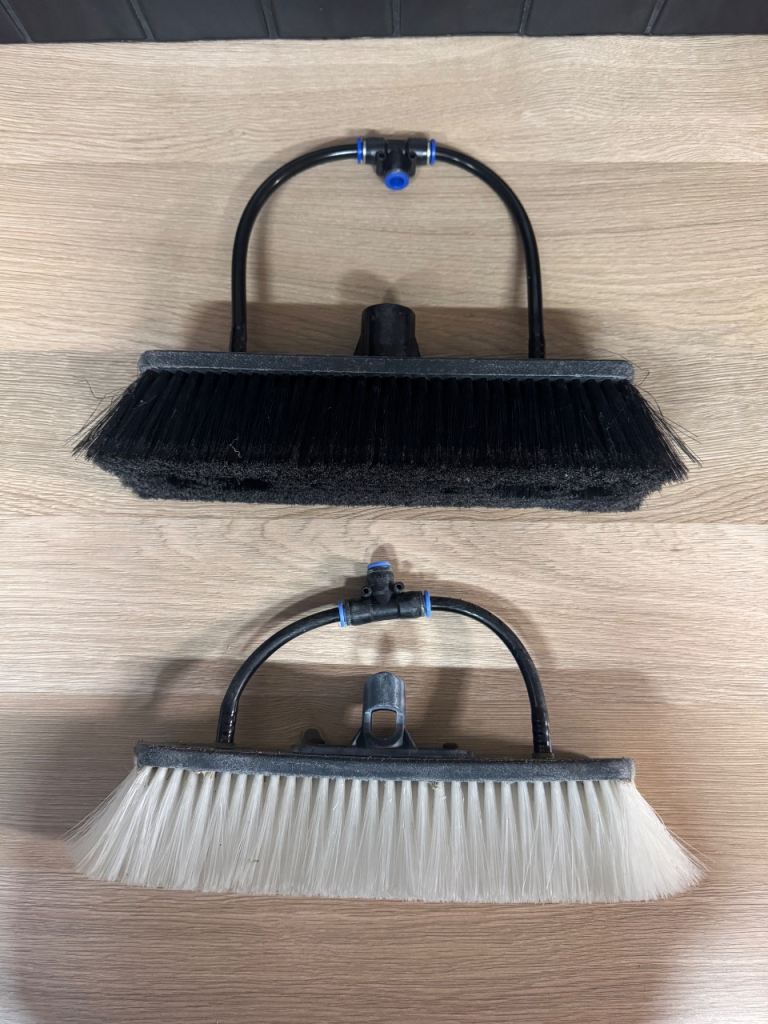 image for Window cleaning brushes for waterfed pole 