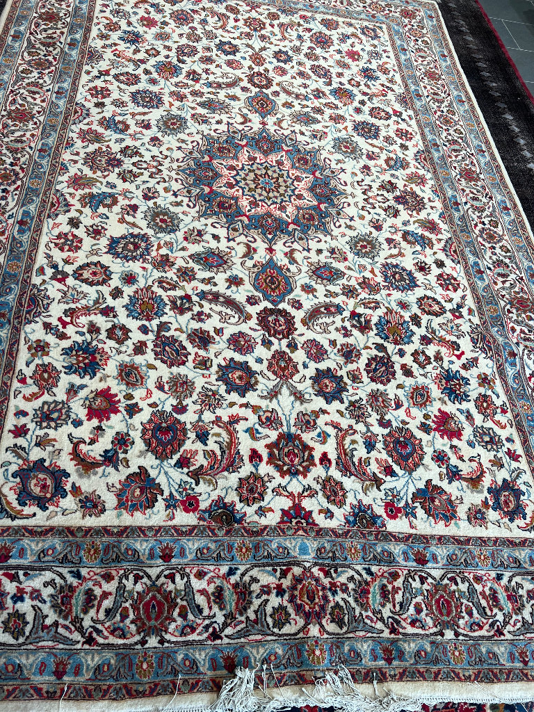 Persian Tabriz fine rug 200x310cm 