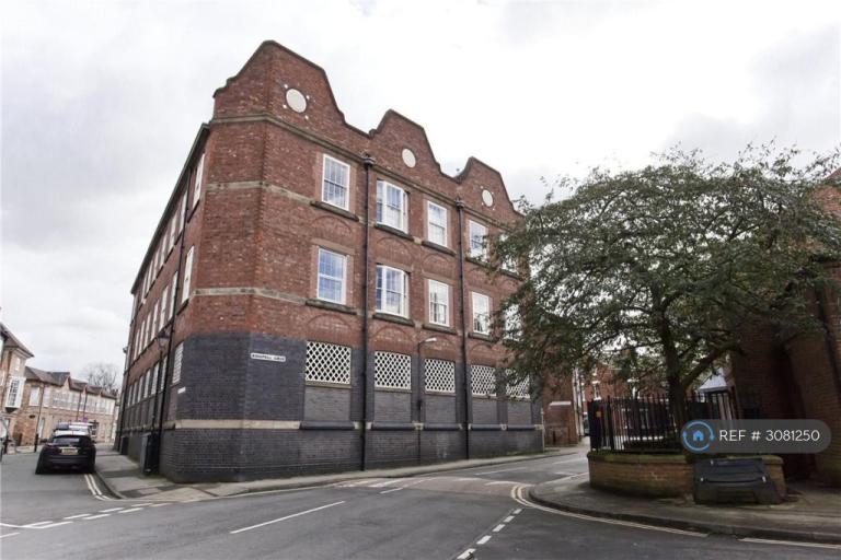 3 bedroom flat in Buckingham Court, York, YO1 (3 bed) (#3081250)
