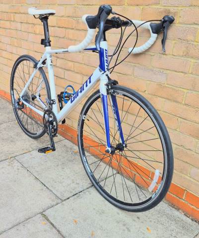 GIANT DEFY ALUXX SHIMANO CLARIS GROUPSET ALLOY CARBON FIBRE ROAD