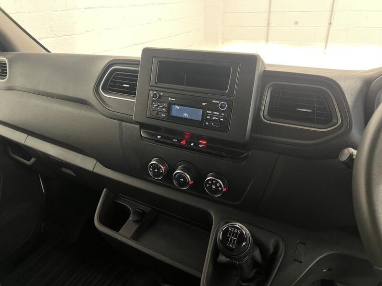 2023 Renault Master LM35dCi 135 Business+ Medium Roof Van PANEL VAN DIESEL Manual