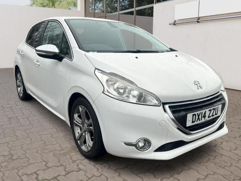 2014 Peugeot 208 1.2 VTi Allure Euro 5 5dr HATCHBACK Petrol Manual