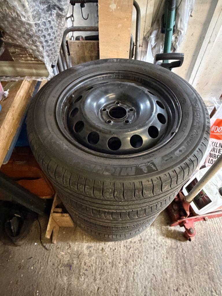 4 x citreon berlingo wheels 16”and Michelin tyres
