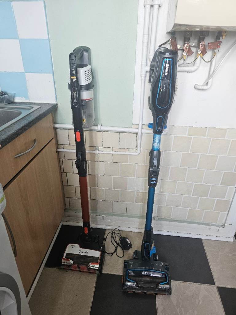 Shark Duo Clean x 2 Cordless vacuum cleaners ++++++++++, £120.00 for Sale