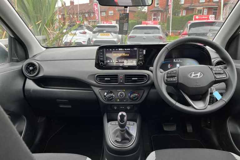 2025 Hyundai i10 1.0 Advance Hatchback 5dr Petrol Auto Euro 6 (s/s) (63 ps) Hatchback Petrol Auto...