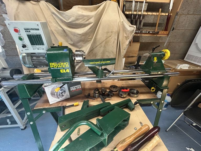Record Power CL4 Wood Lathe with Accessories and Chisels