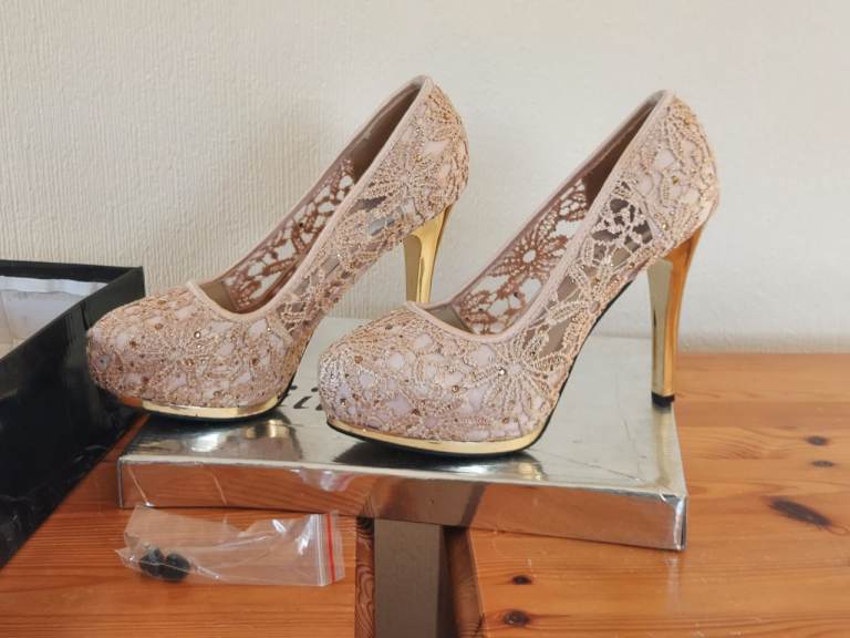 Lace High Heels – Beige, Size 6, Good Condition