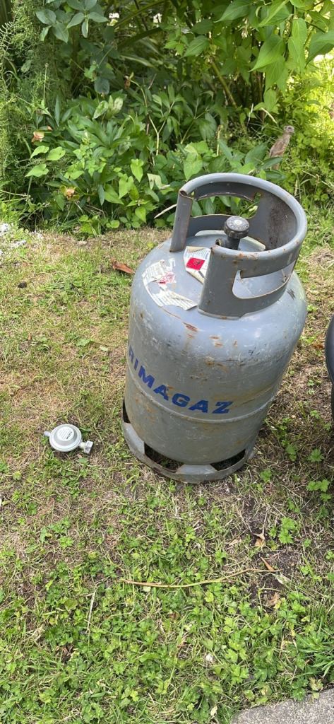 Gas bottle 