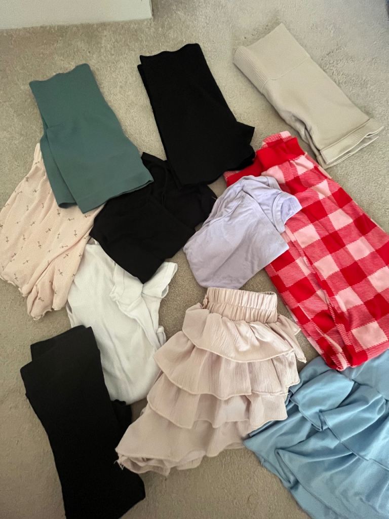 AGE 12 BUNDLE OF CLOTHES 