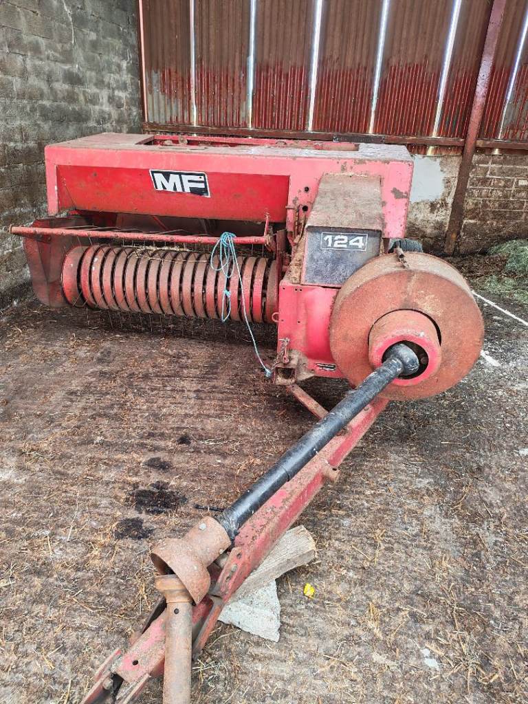 Massey Ferguson 124 baler