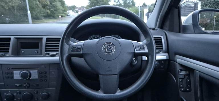 MOT: 21/10/2026. Owned since 2012. Low miles. Well cared for - 2007 Vauxhall Vectra Exclusiv 1.8