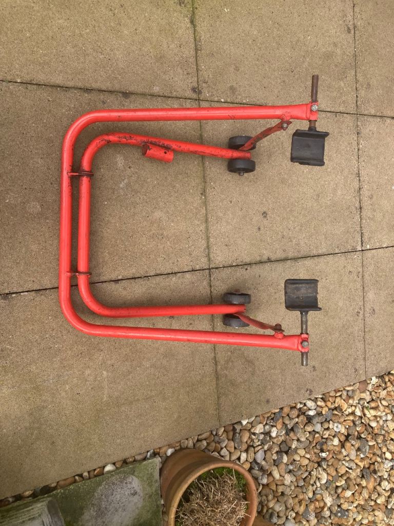 Motorcycle paddock stand 
