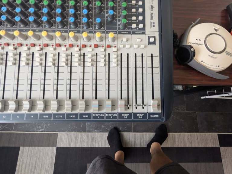 Soundcraft Signature MTK 22 USB Studio Mixer - 6 Band EQ