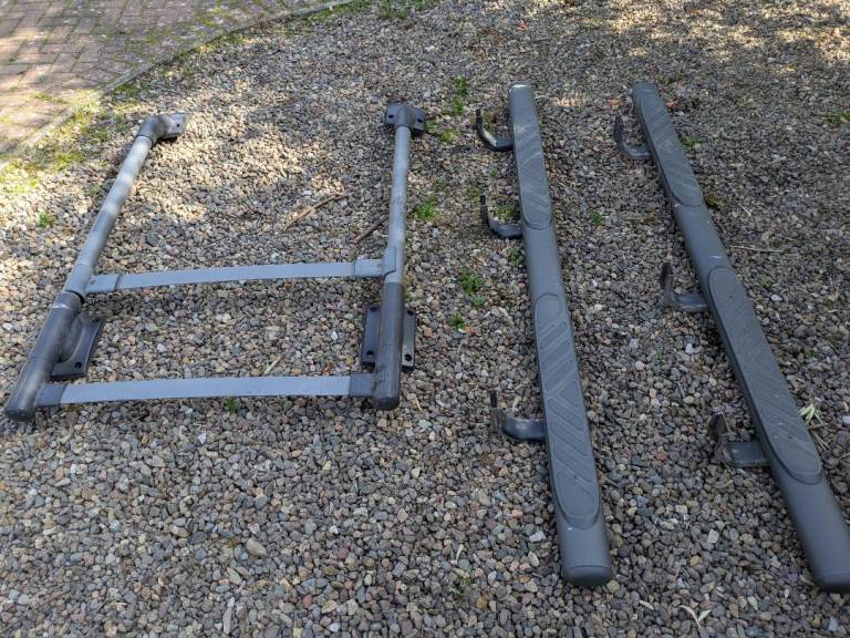 Nissan Navara running boards and roof rack 