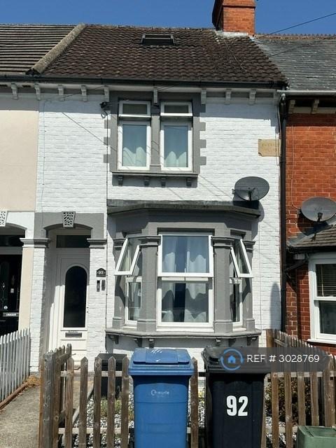 3 bedroom house in Clarence Road, Fleet, GU51 (3 bed) (#3028769)