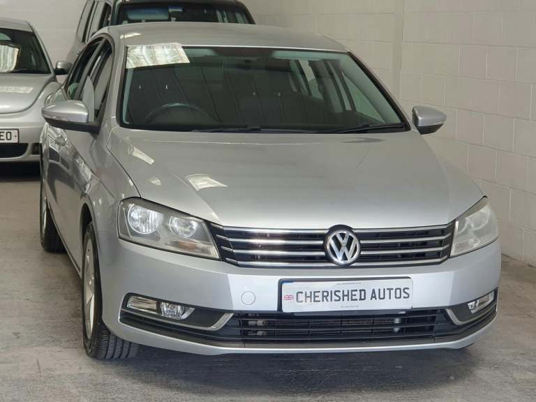 VOLKSWAGEN PASSAT 1.6 TDI BLUEMOTION * GEN 28,000 MILES * FSH* £35 TAX* AMAZING 