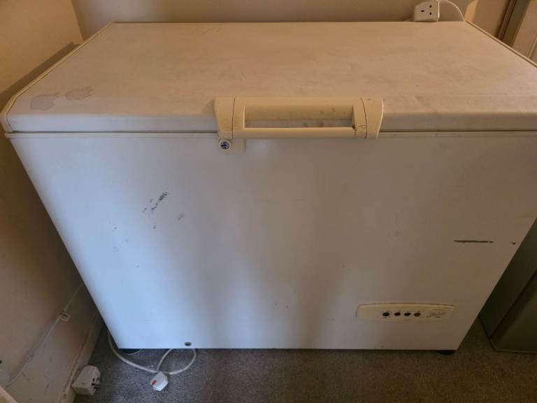 Large chest freezer working