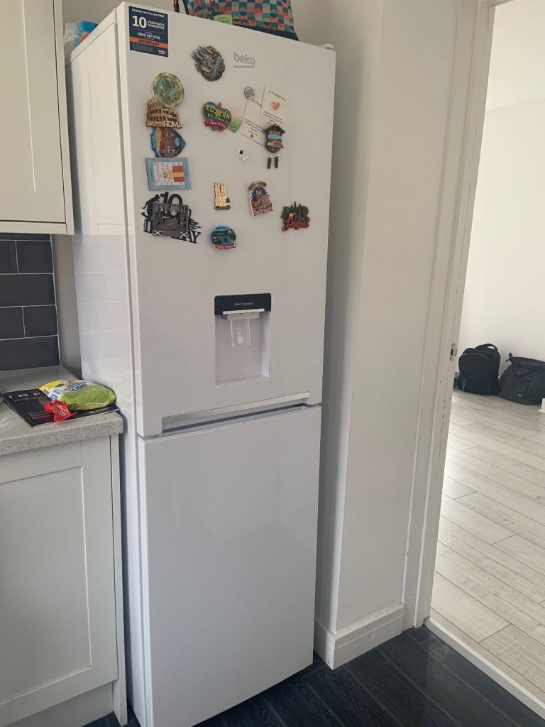 Beko Fridge Freezer with Water Dispenser – Excellent Condition 