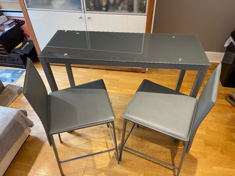 Tall bar table and chairs