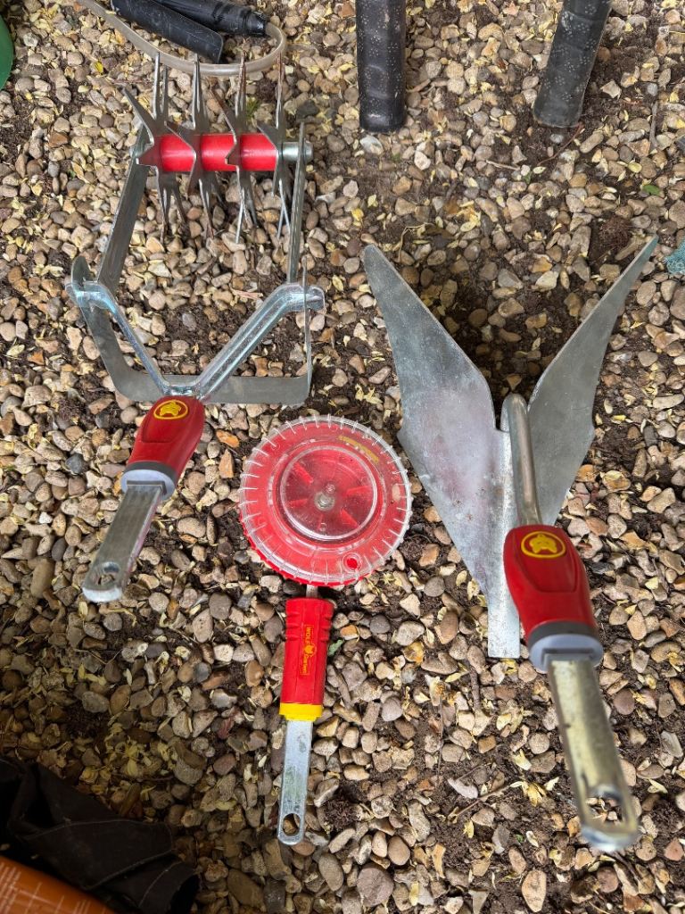 Selection of 3 wolfgarten tools 