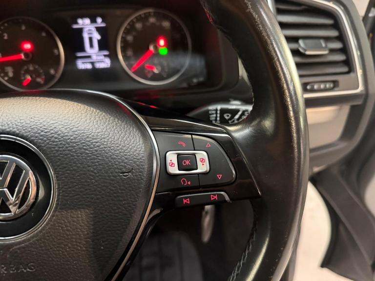  Volkswagen Transporter 2.0 TDI T32 Highline Kombi DSG FWD SWB Euro 6 (s/s) 5dr Diesel Automatic