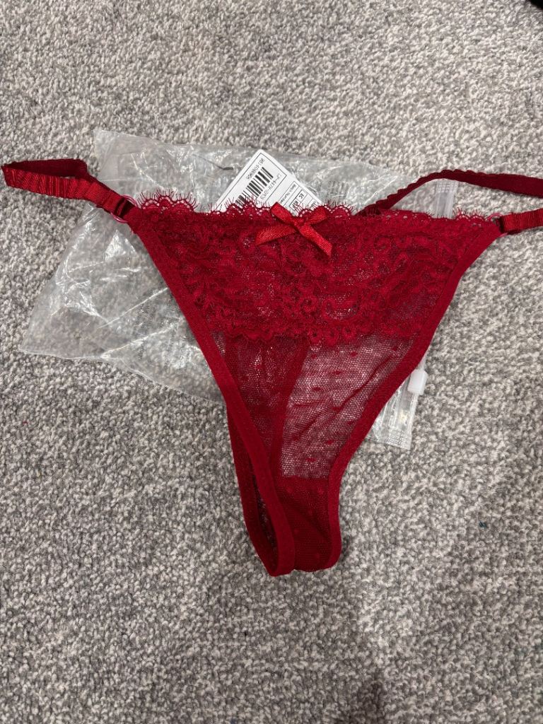 Thongs red new size L