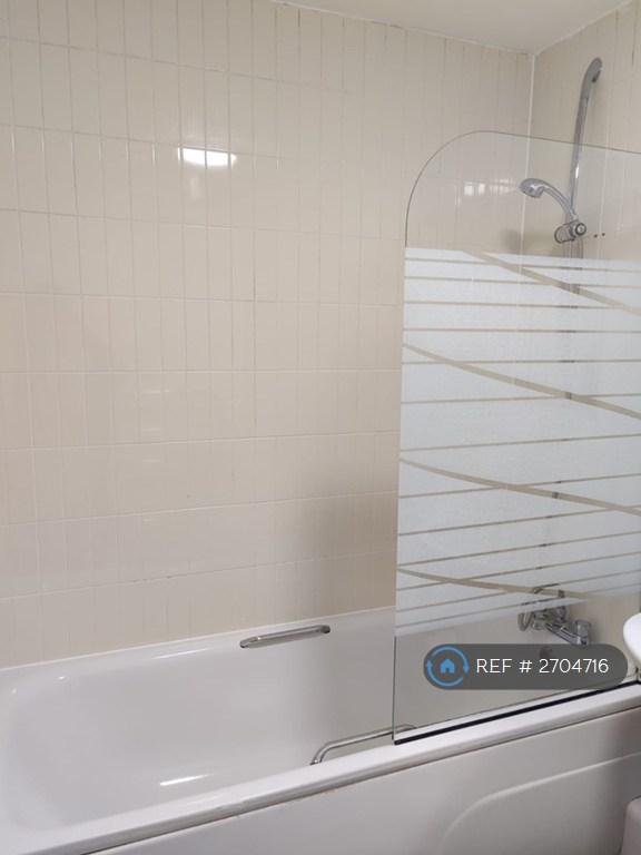 2 bedroom flat in Beauchamp House, Coventry, CV1 (2 bed) (#2704716)